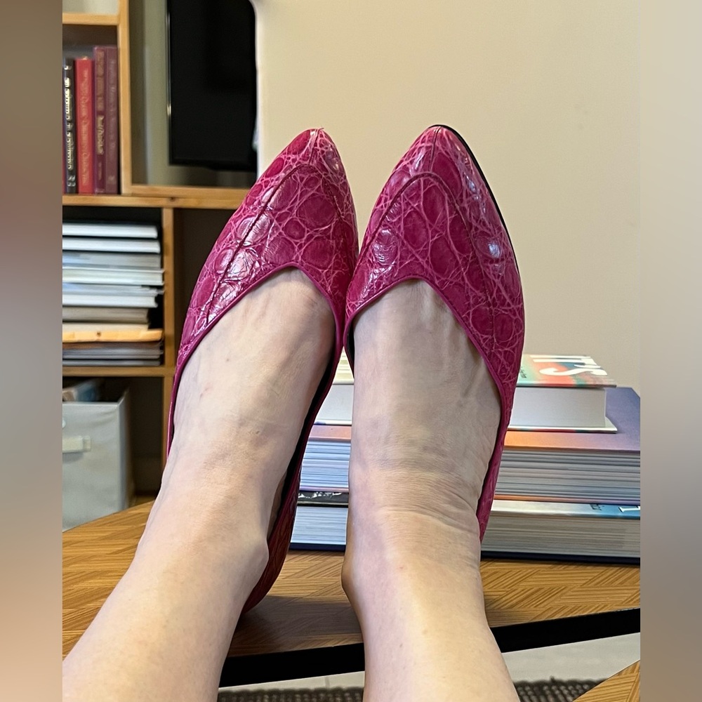 Rare, Vintage Gucci Pink Flats with Textured Design - Picture 11 of 11